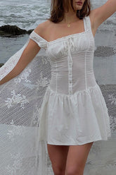 Maribel – Minikleid im Korsett-Stil mit Lochstickerei